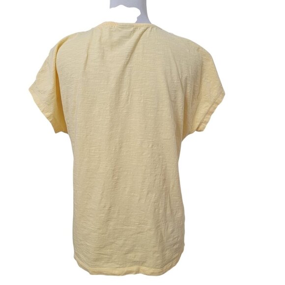 Chico's Size 1 Butter Yellow Slub Cotton Peek a Boo Button Shoulder T Shirt - Picture 5 of 13